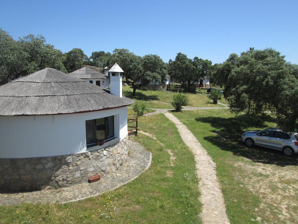 Chozos De La Dehesa Aparthotel La Roca de la Sierra Exterior foto